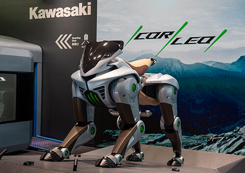 Kawasakiが大阪万博で展示する人が乗れる四足歩行ロボット「CORLEO」（コルレオ）は面白そうです。